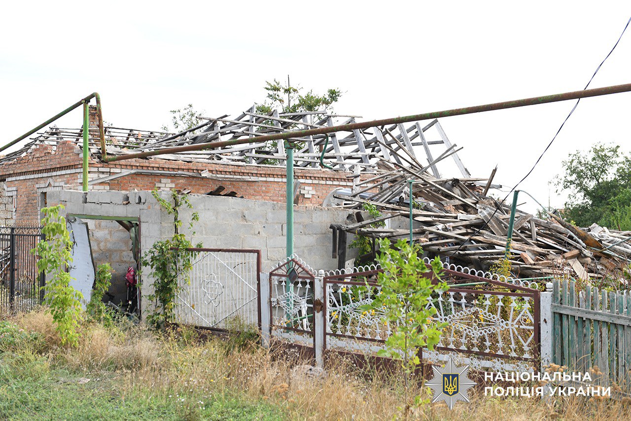 Оккупанты обстреляли Запорожскую область, есть погибшие и разрушения (фото)